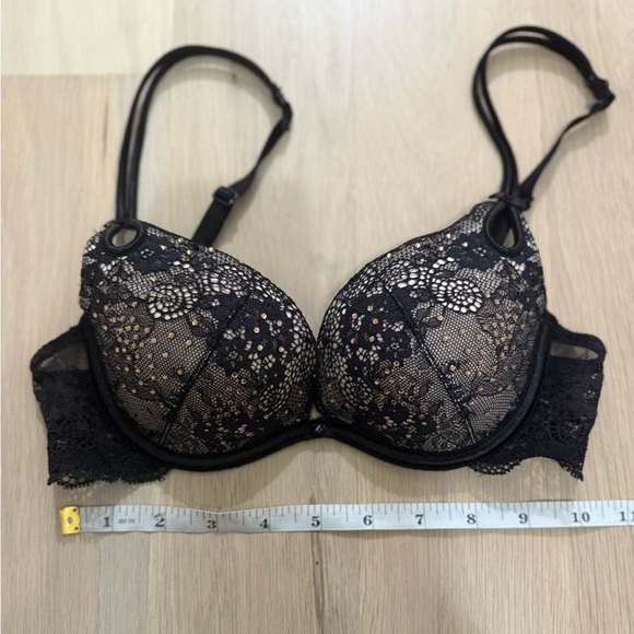 Victoria’s Secret embellished lace push up bra - Picture 13 of 14